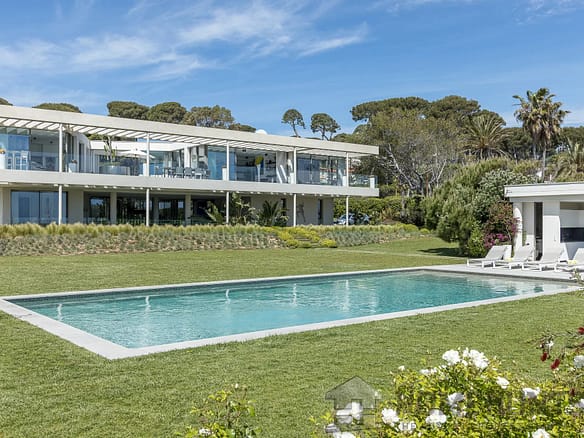 6 Bedroom Villa/House in Cap D Antibes 14