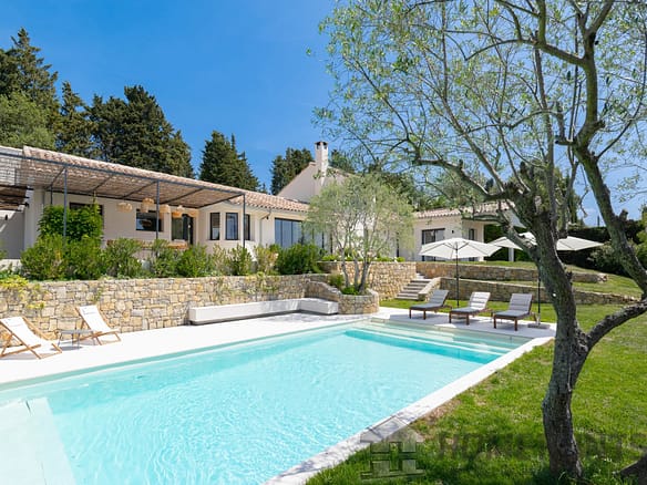5 Bedroom Villa/House in Valbonne 24