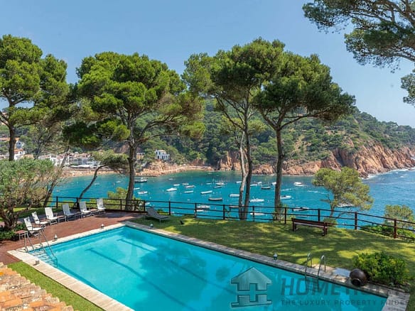 5 Bedroom Villa/House in Tamariu 26