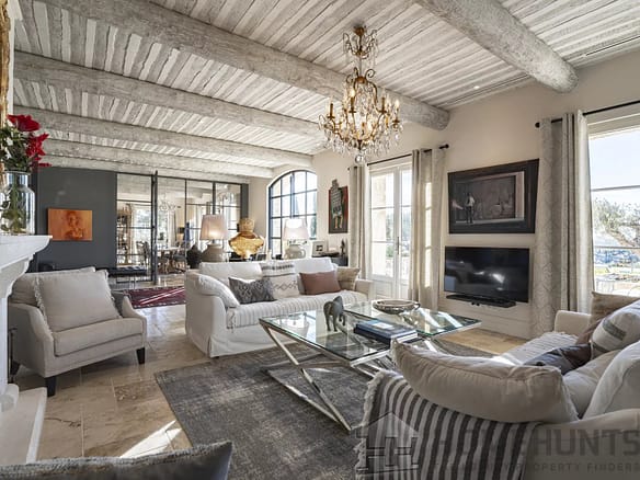 5 Bedroom Villa/House in Tourrettes 14