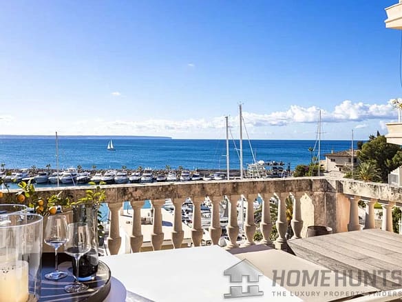 2 Bedroom Apartment in Palma 4