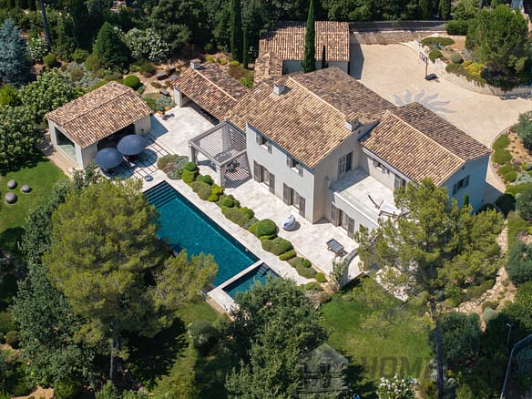 5 Bedroom Villa/House in Tourrettes 14