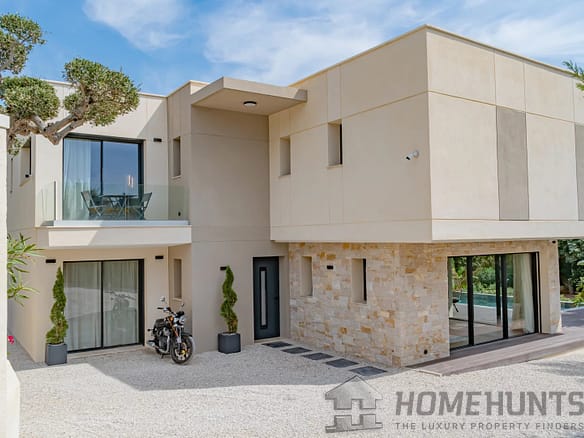 6 Bedroom Villa/House in Mougins 9