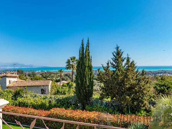 4 Bedroom Villa/House in Antibes 32