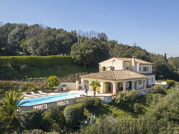 5 Bedroom Villa/House in Valbonne 2
