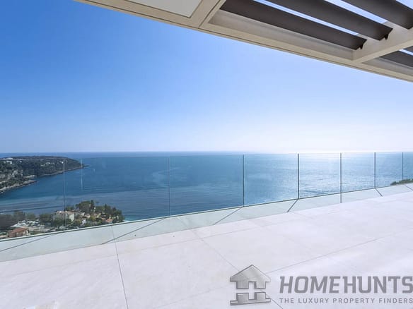 2 Bedroom Apartment in Roquebrune Cap Martin 9