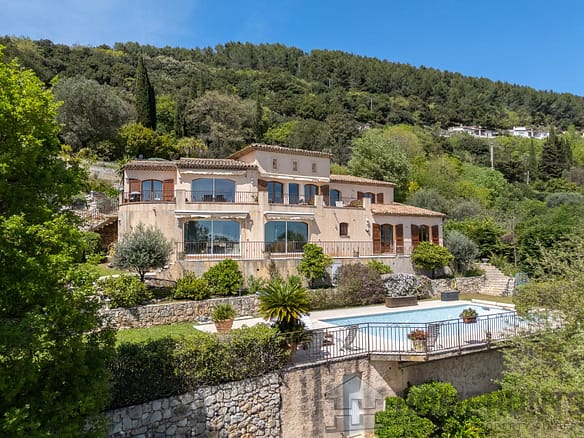 5 Bedroom Villa/House in Cabris 5