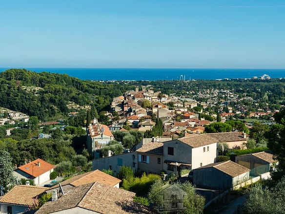 3 Bedroom Apartment in Biot 6
