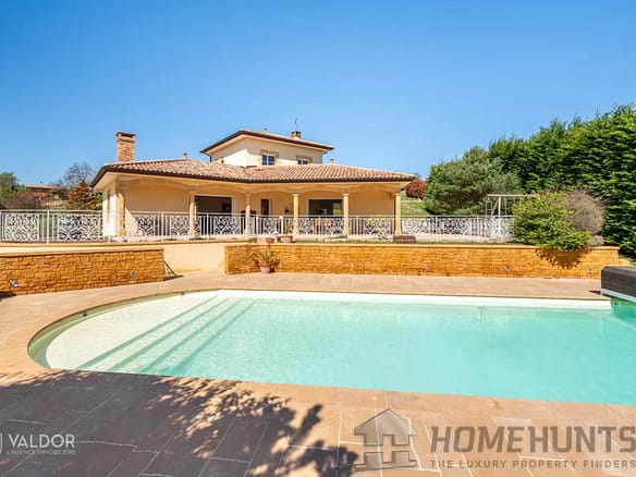 5 Bedroom Villa/House in Cogny 2