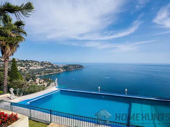 5 Bedroom Villa/House in Roquebrune Cap Martin 7