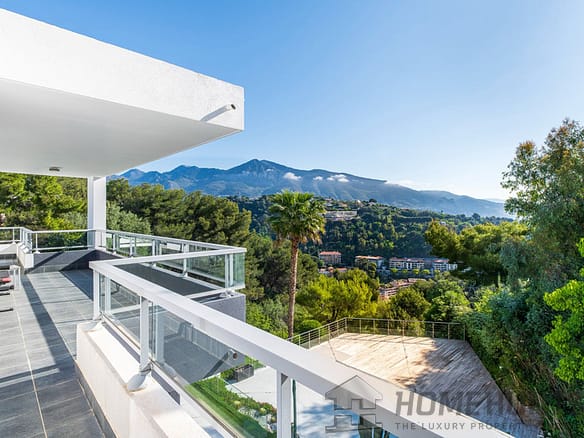 4 Bedroom Villa/House in Roquebrune Cap Martin 3