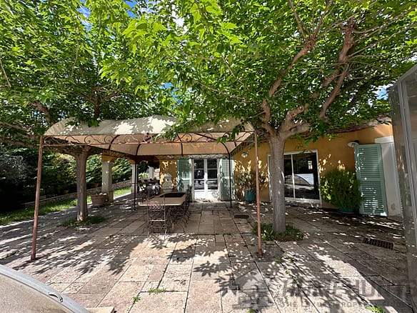 5 Bedroom Villa/House in Regusse 2