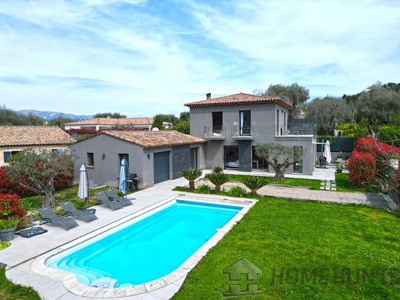 4 Bedroom Villa/House in Roquefort Les Pins 4