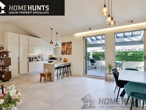 4 Bedroom Apartment in Nice - City 16