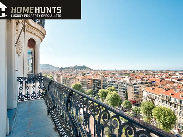 3 Bedroom Apartment in Nice 14
