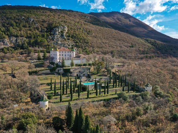 12 Bedroom Castle/Estates in Aiguines 2
