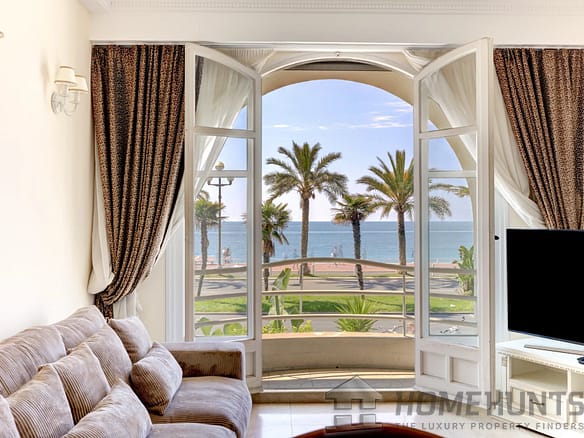 3 Bedroom Apartment in Nice 9