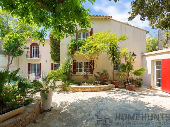4 Bedroom Villa/House in Marseille 32