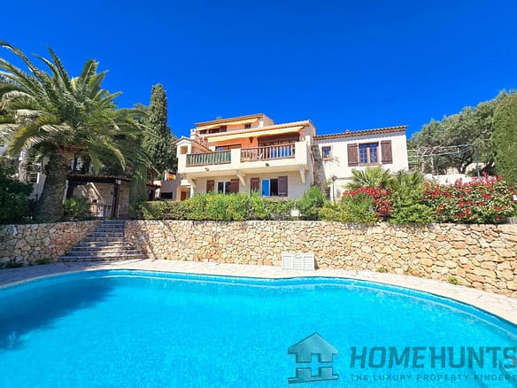 5 Bedroom Villa/House in Les Issambres 2