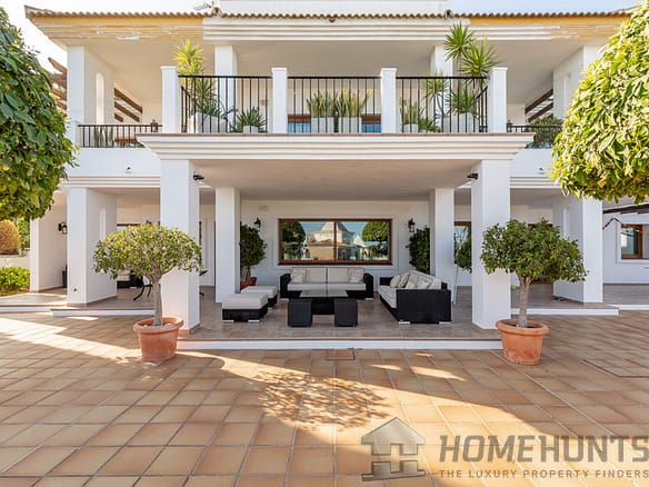 5 Bedroom Villa/House in Malaga 8