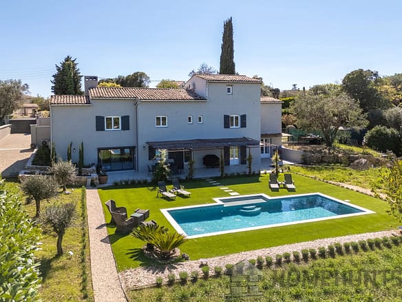 6 Bedroom Villa/House in Grasse 14