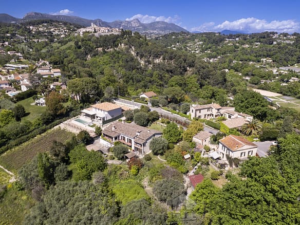 8 Bedroom Villa/House in St Paul 12