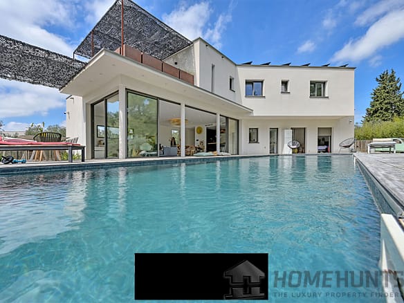 6 Bedroom Villa/House in Sommieres 3
