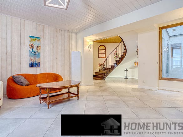 3 Bedroom Apartment in Annecy 4