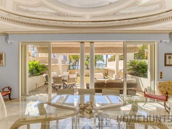 2 Bedroom Apartment in Beaulieu Sur Mer 10