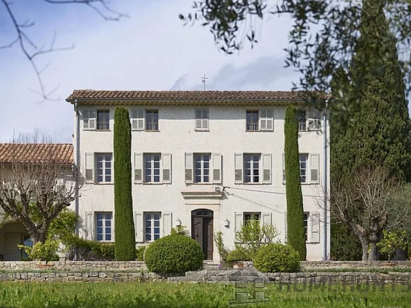 12 Bedroom Villa/House in Grasse 5