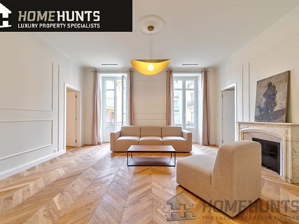 4 Bedroom Apartment in Nice - City 8