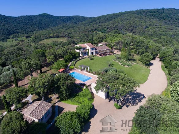 9 Bedroom Villa/House in Cogolin 20