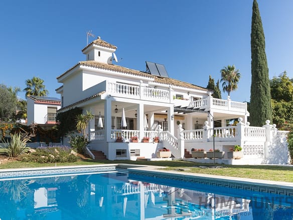 6 Bedroom Villa/House in Marbella 12