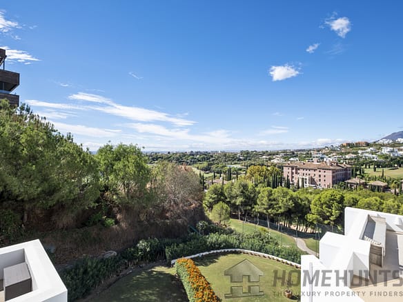 3 Bedroom Apartment in Benahavís 5