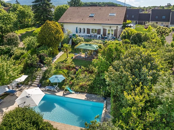 4 Bedroom Villa/House in Ville La Grand 6