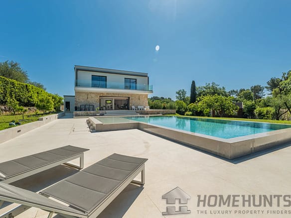 5 Bedroom Villa/House in Valbonne 32