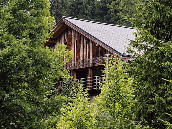 6 Bedroom Chalet in Morzine 3