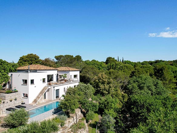 4 Bedroom Villa/House in Uzes 3