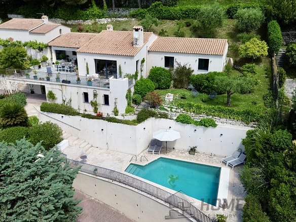 4 Bedroom Villa/House in Tourrettes Sur Loup 20