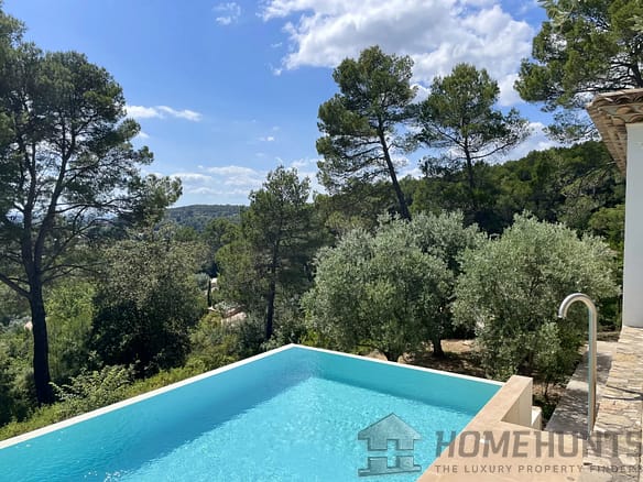 5 Bedroom Villa/House in Lorgues 26