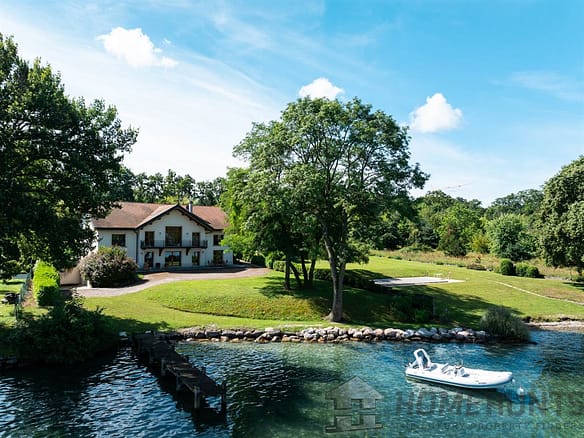8 Bedroom Villa/House in Nernier 32