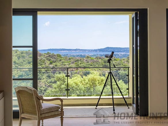 6 Bedroom Villa/House in Grimaud 14