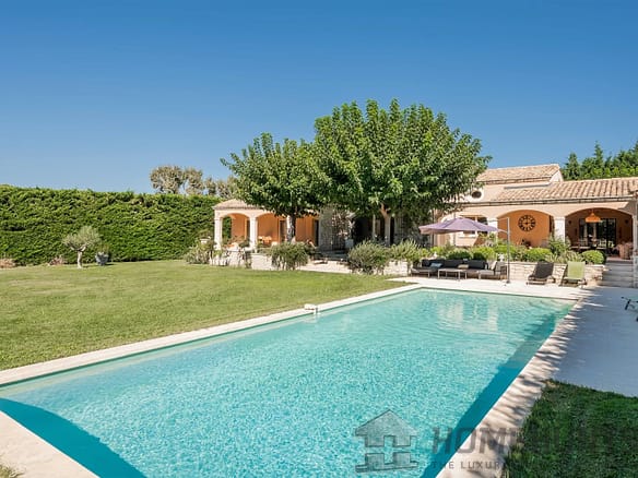 4 Bedroom Villa/House in Maussane Les Alpilles 2