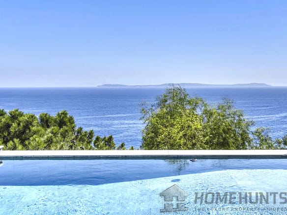 4 Bedroom Villa/House in Rayol Canadel Sur Mer 12