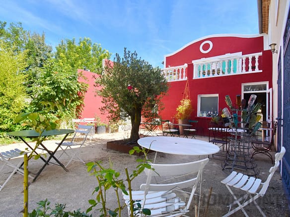14 Bedroom Hotels/gites in Pezenas 2