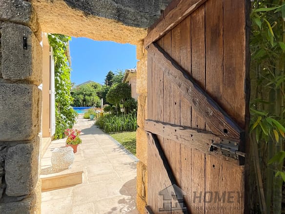 5 Bedroom Villa/House in Uzes 26