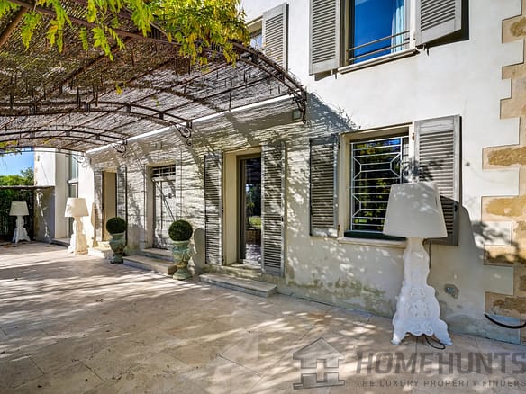 14 Bedroom Villa/House in Aix En Provence 3