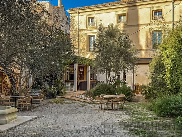 5 Bedroom Villa/House in Orange 20