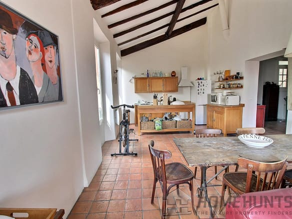 3 Bedroom Apartment in Nice 14