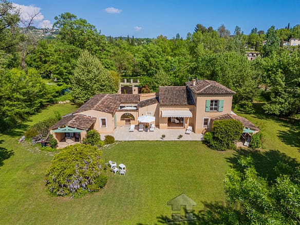 4 Bedroom Villa/House in Chateauneuf Grasse 5